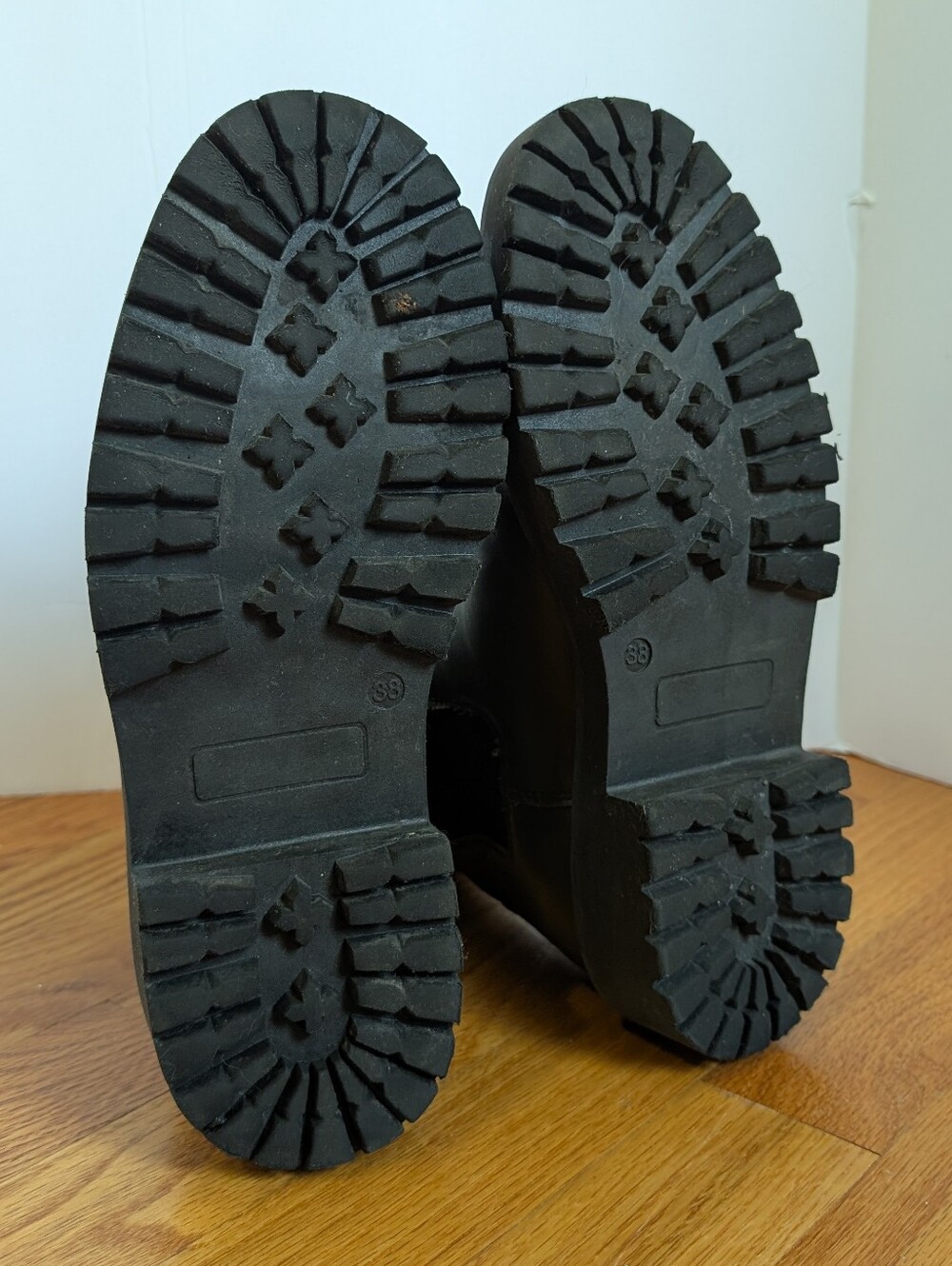 Iris & Ink Chelsea Boot - Picture 7 of 7
